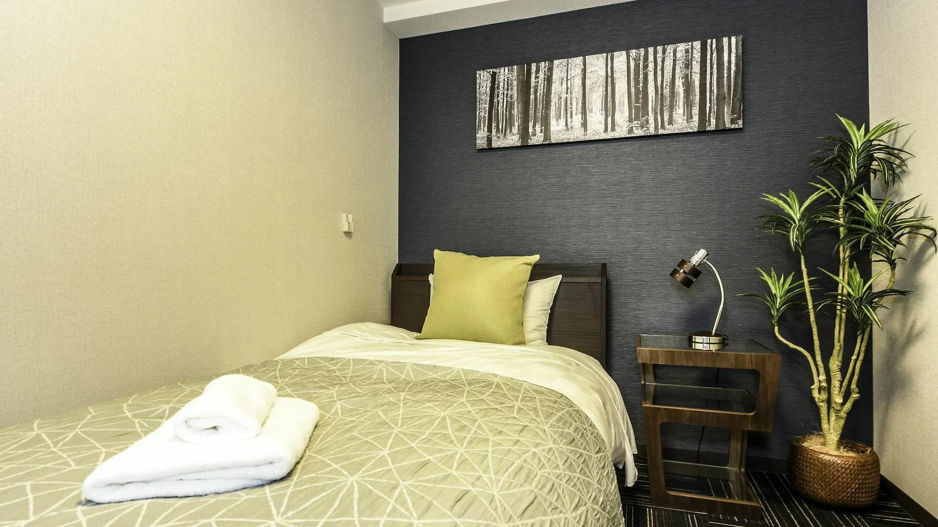 Sapporo Oodori East Hostel